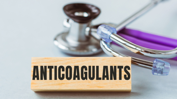 Впервые назначенные антикоагулянты не снижали риск инсульта у пожилых пациентов