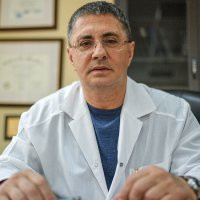 Доктор Александр Мясников предупредил россиян о распространенной ошибке при приеме обезболивающих