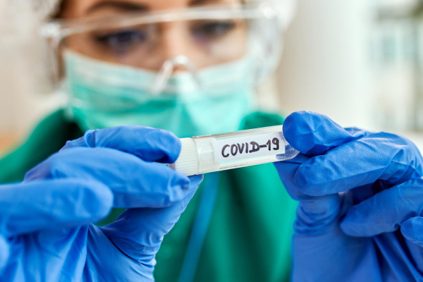 Роспотребнадзор сообщил об отсутствии необходимости прививаться от COVID-19