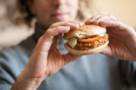 Нутрициолог Брыкин рассказал, как не набрать лишний вес осенью Нутрициолог Брыкин рассказал, как не набрать лишний вес осенью